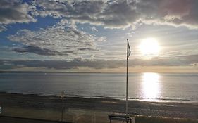 Lovely Seafront 2 Bed Flat In Aberystwyth